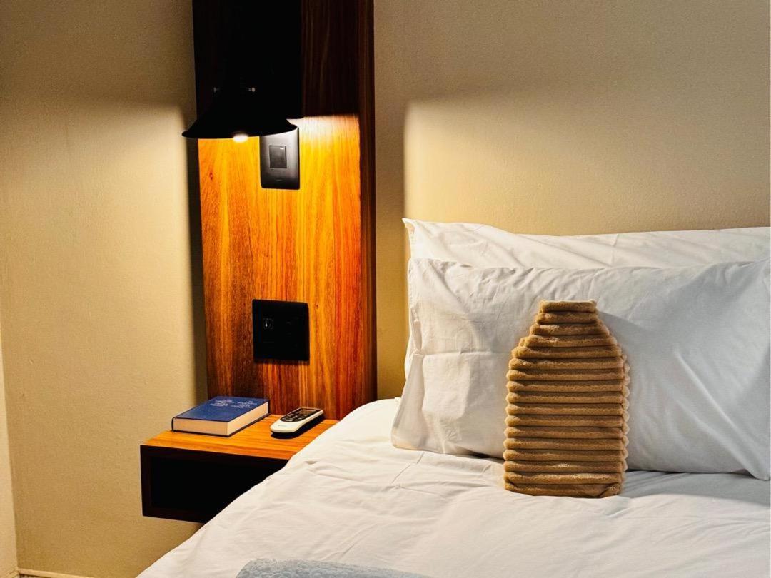 Flying Ostrich Guesthouse & Self-Catering Accommodation Mariental Δωμάτιο φωτογραφία