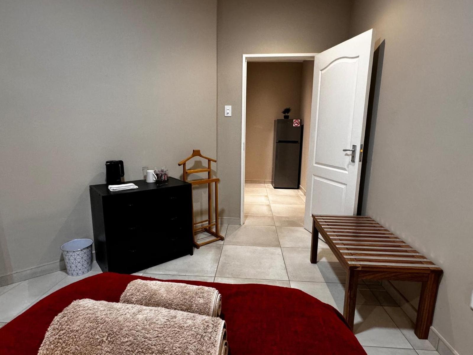 Flying Ostrich Guesthouse & Self-Catering Accommodation Mariental Δωμάτιο φωτογραφία