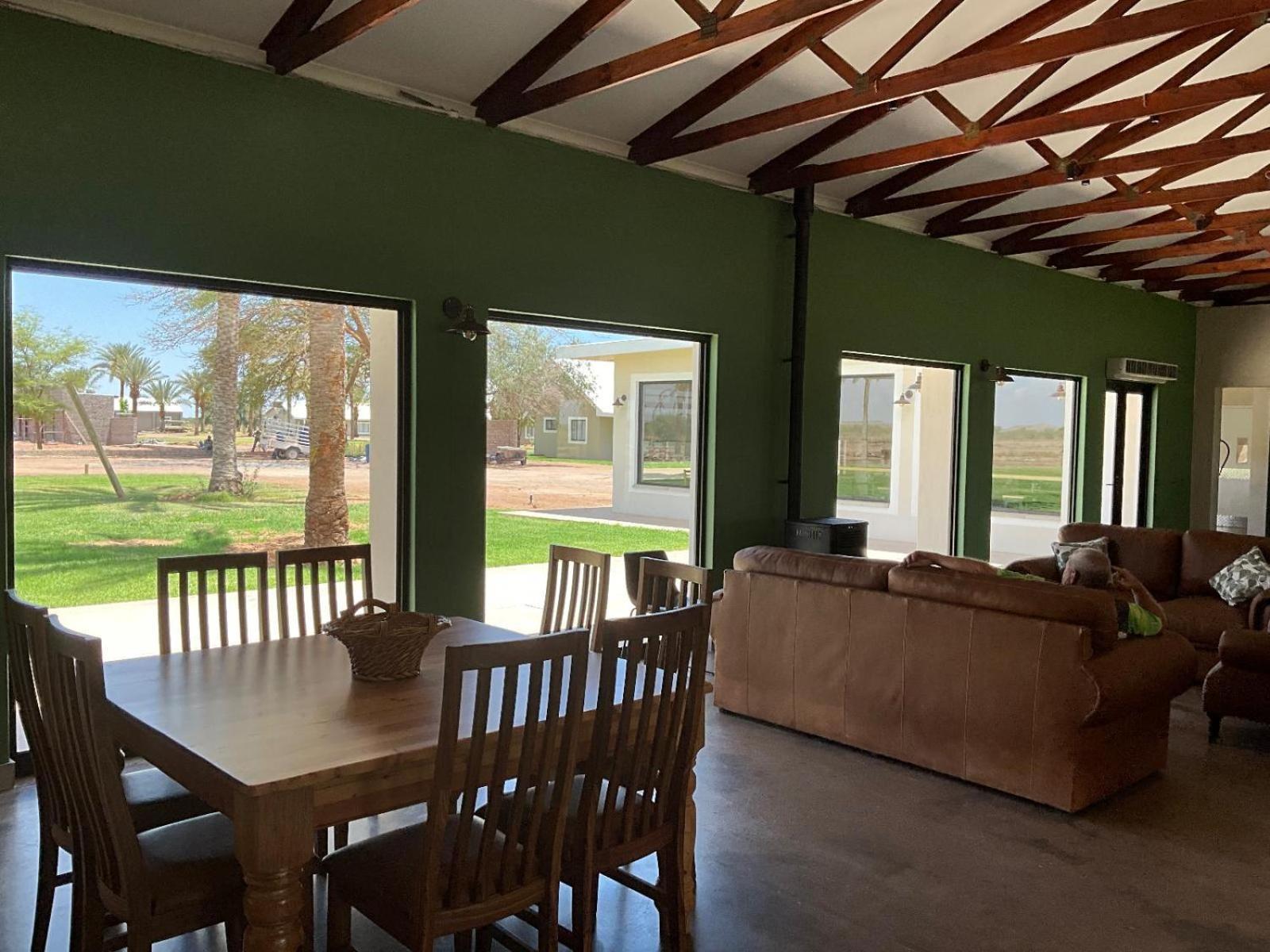 Flying Ostrich Guesthouse & Self-Catering Accommodation Mariental Εξωτερικό φωτογραφία