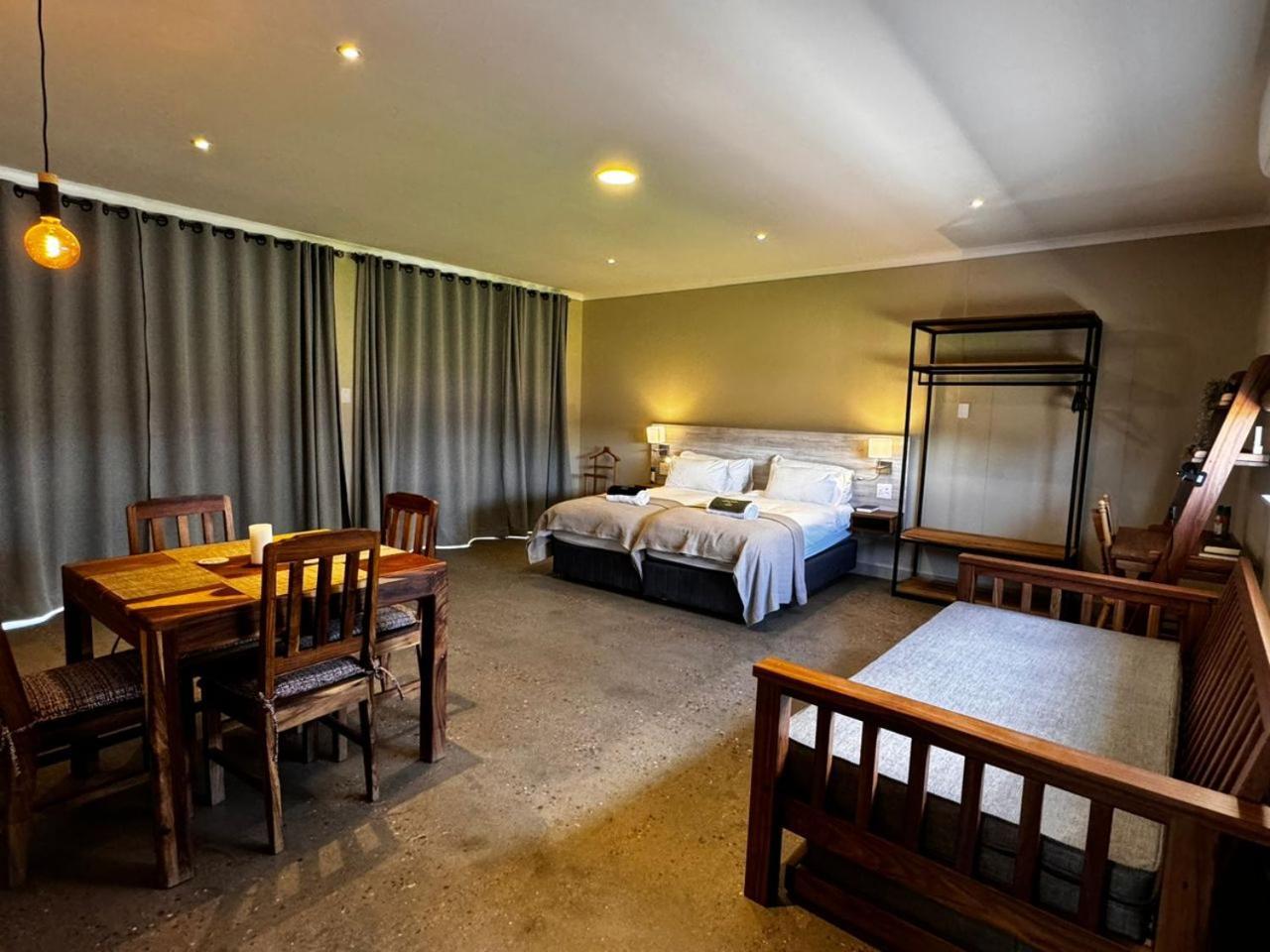 Flying Ostrich Guesthouse & Self-Catering Accommodation Mariental Εξωτερικό φωτογραφία